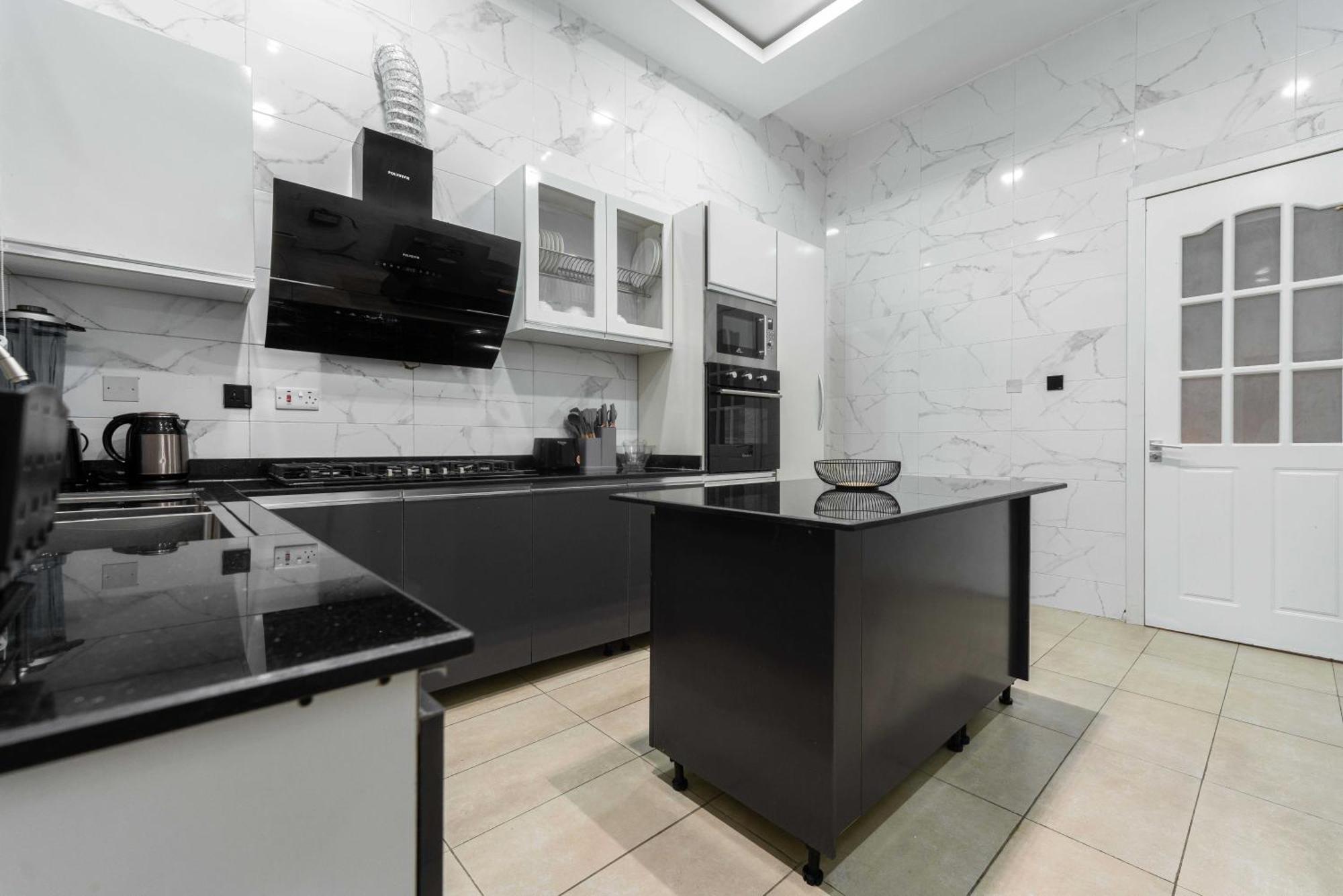 George Residence Ikoyi Лагос Экстерьер фото